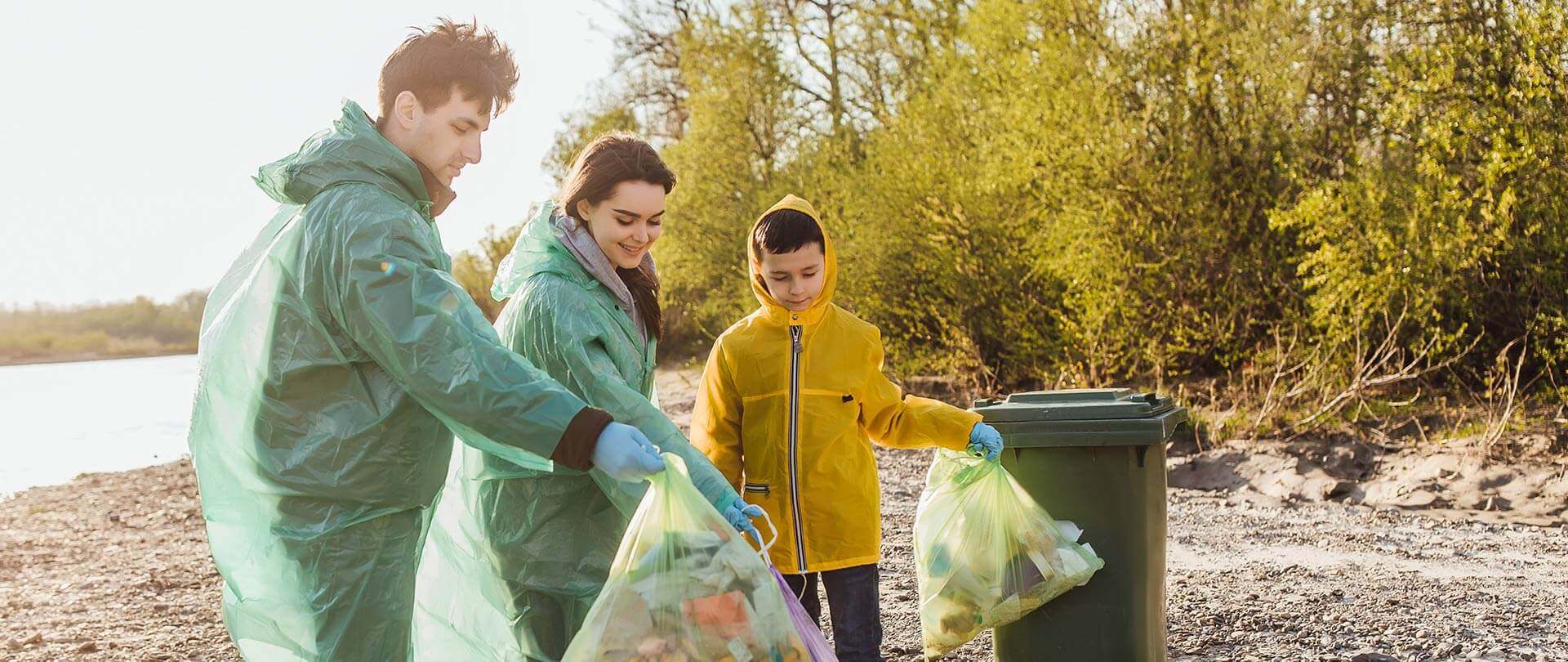 people throw garbage